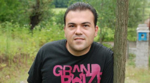 Saeed-Abedini-outside-black-shirt