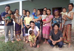 laos-famiglie-cristiani-comunismo-animismo